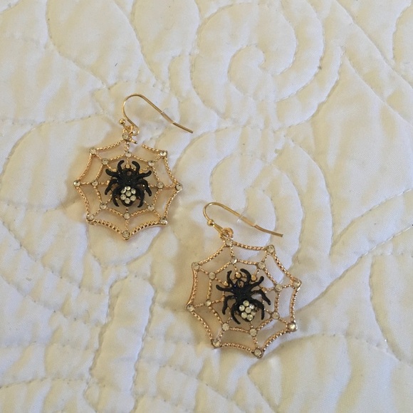 Spider in a web Rhinestone Dangle/Drop Earrings. - Picture 2 of 7
